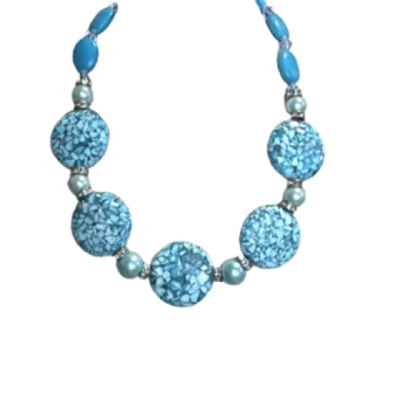 Elegant Blue  turquoise colored Beaded Necklace - Picture 2 of 6